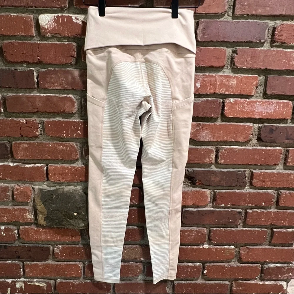 Offline by Aerie women's The‎ Hugger Foldover legging high rise small beige NWOT - Picture 3 of 15